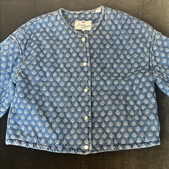 Levi's Jackets & Blazers - Levi's denim quilted snap jacket